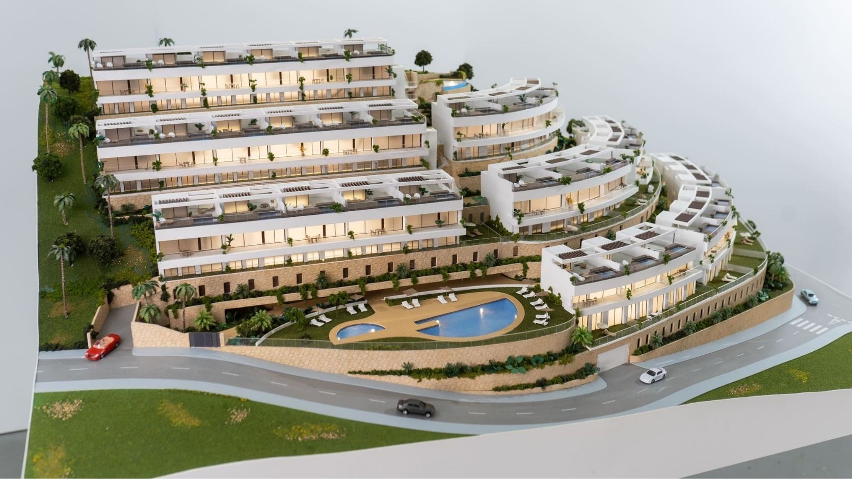 Maqueta inmobiliaria del proyecto The Kos en Fuengirola